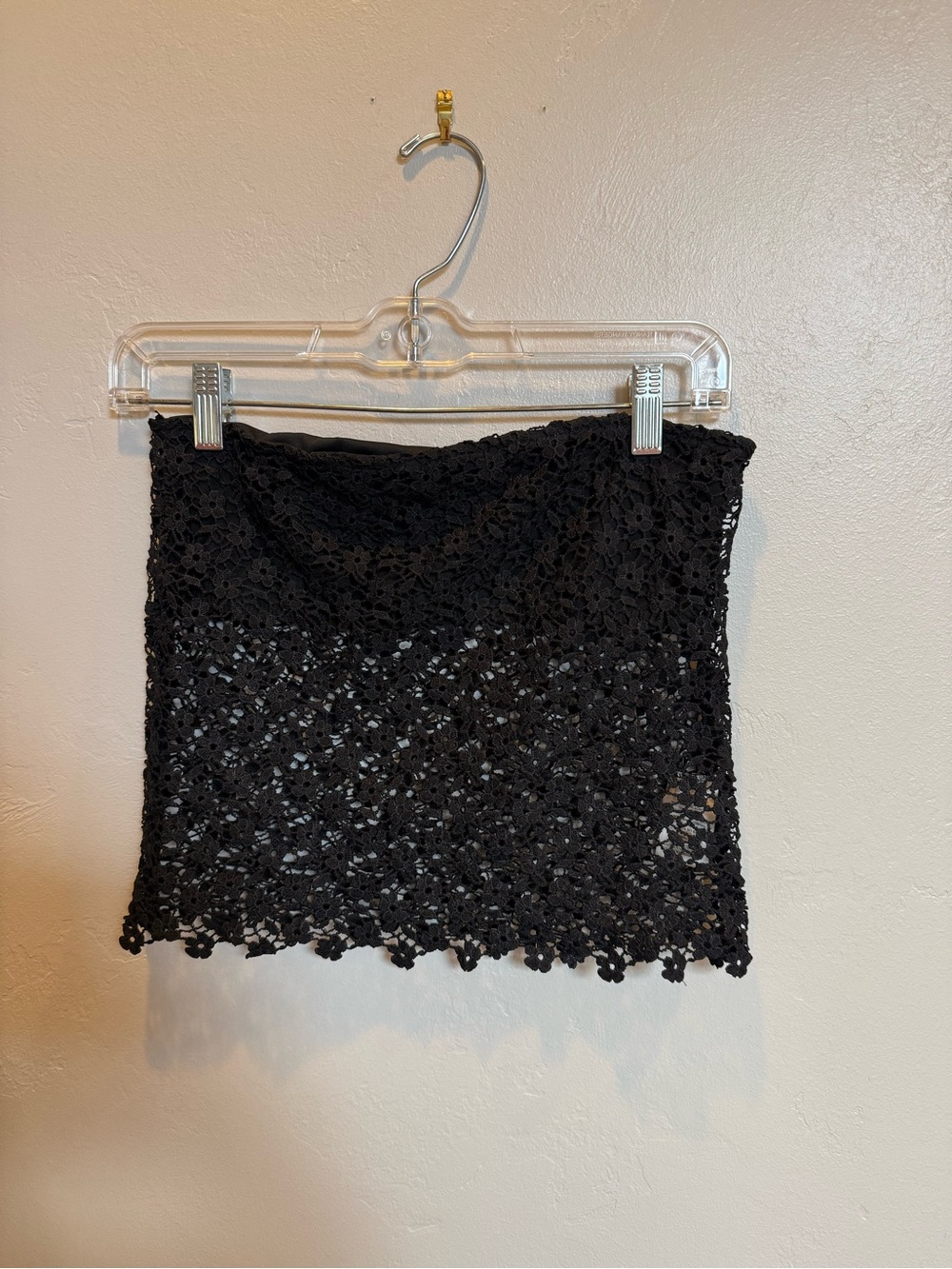 Black lace strapless top